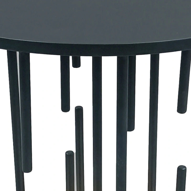 Table d'appoint de 50,8 cm, plateau rond noir mat, pieds modernes en tige avec base en laiton